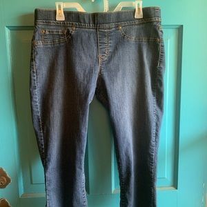 EUC misses 18 Levi capri jeggings